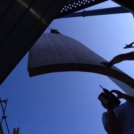 Montage von Holzelementen unter freiem Himmel - Sprungrichterturm Oberhof